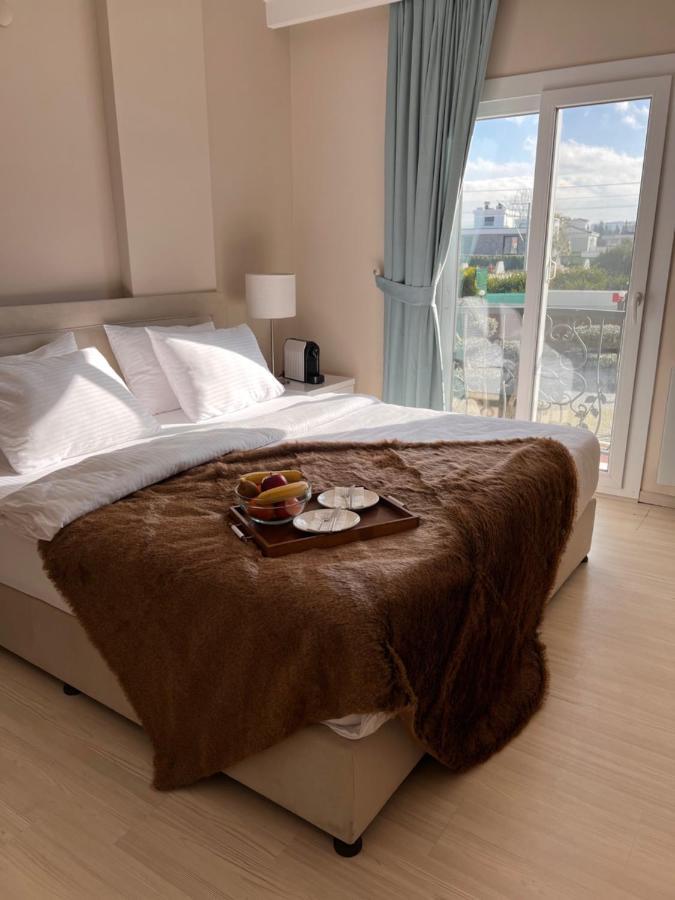 B. Equine Range Hotel Narlıdere エクステリア 写真
